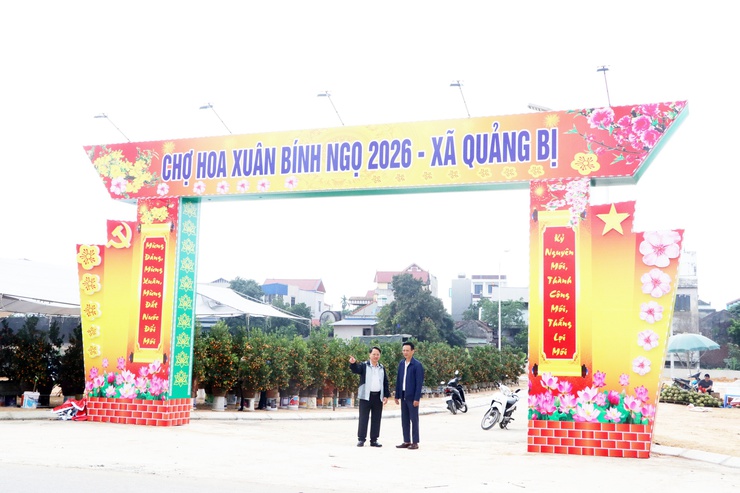 Đồng chí Chủ tịch UBND xã Quảng Bị kiểm tra công tác chuẩn bị tổ chức Chợ hoa xuân Bính Ngọ 2026- Ảnh 1.