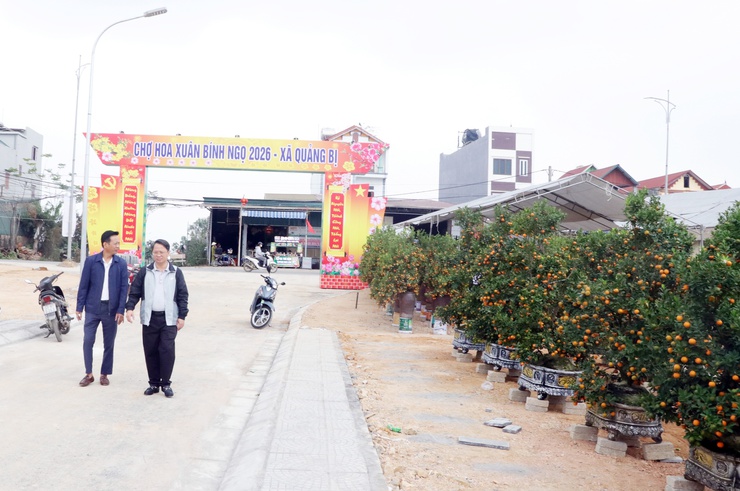 Đồng chí Chủ tịch UBND xã Quảng Bị kiểm tra công tác chuẩn bị tổ chức Chợ hoa xuân Bính Ngọ 2026- Ảnh 2.