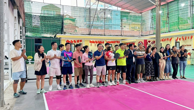 Xã Nam Phù khánh thành sân chơi thể thao – Điểm hẹn mới của phong trào Pickleball, Cầu lông cơ sở- Ảnh 4.