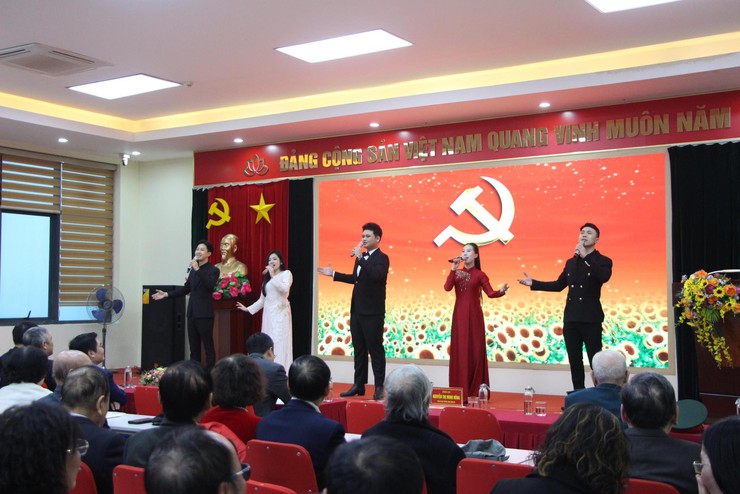 PHƯỜNG BA ĐÌNH TỔ CHỨC HỘI NGHỊ KỶ NIỆM 96 NĂM NGÀY THÀNH LẬP ĐẢNG CỘNG SẢN VIỆT NAM- Ảnh 7.