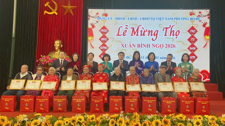 Phường Bồ Đề long trọng tổ chức “Lễ Mừng thọ Người cao tuổi nhân dịp xuân Bính Ngọ năm 2026”- Ảnh 8.