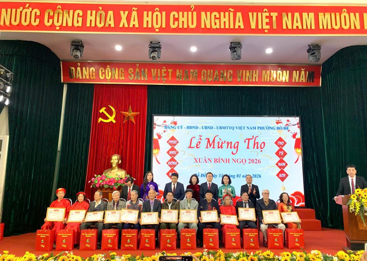 Phường Bồ Đề long trọng tổ chức “Lễ Mừng thọ Người cao tuổi nhân dịp xuân Bính Ngọ năm 2026”- Ảnh 9.