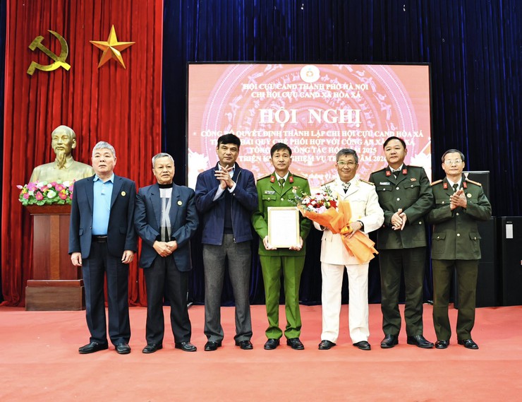 CÔNG BỐ THÀNH LẬP CHI HỘI CỰU CAND XÃ HÒA XÁ, TRIỂN KHAI QUY CHẾ PHỐI HỢP VÀ TỔNG KẾT CÔNG TÁC HỘI NĂM 2025- Ảnh 1.