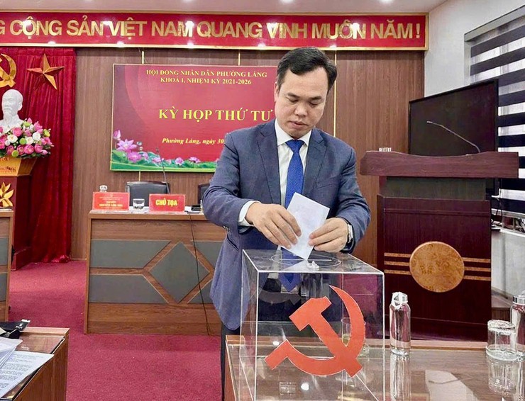 HĐND PHƯỜNG LÁNG TỔ CHỨC KỲ HỌP THỨ TƯ, KHÓA I, NHIỆM KỲ 2021–2026- Ảnh 4.