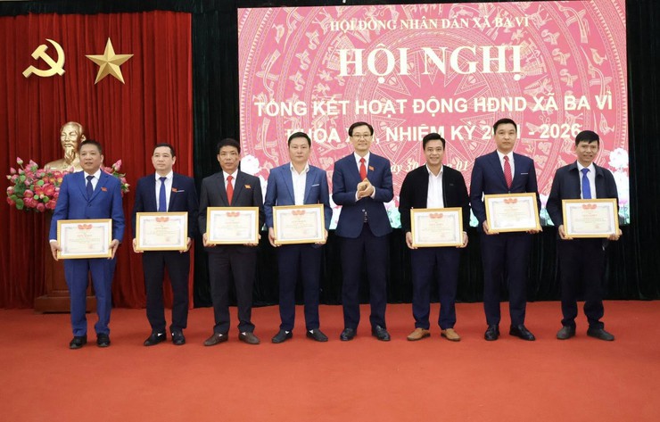 HỘI ĐỒNG NHÂN DÂN XÃ BA VÌ TỔ CHỨC HỘI NGHỊ TỔNG KẾT HOẠT ĐỘNG HĐND XÃ KHÓA XXI, NHIỆM KỲ 2021–2026- Ảnh 1.