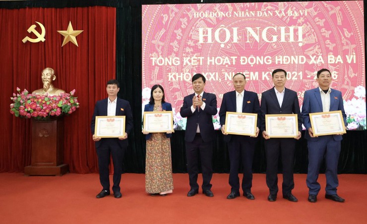 HỘI ĐỒNG NHÂN DÂN XÃ BA VÌ TỔ CHỨC HỘI NGHỊ TỔNG KẾT HOẠT ĐỘNG HĐND XÃ KHÓA XXI, NHIỆM KỲ 2021–2026- Ảnh 2.