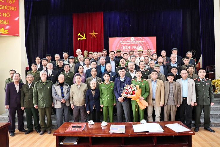 CÔNG BỐ THÀNH LẬP CHI HỘI CỰU CAND XÃ HÒA XÁ, TRIỂN KHAI QUY CHẾ PHỐI HỢP VÀ TỔNG KẾT CÔNG TÁC HỘI NĂM 2025- Ảnh 5.