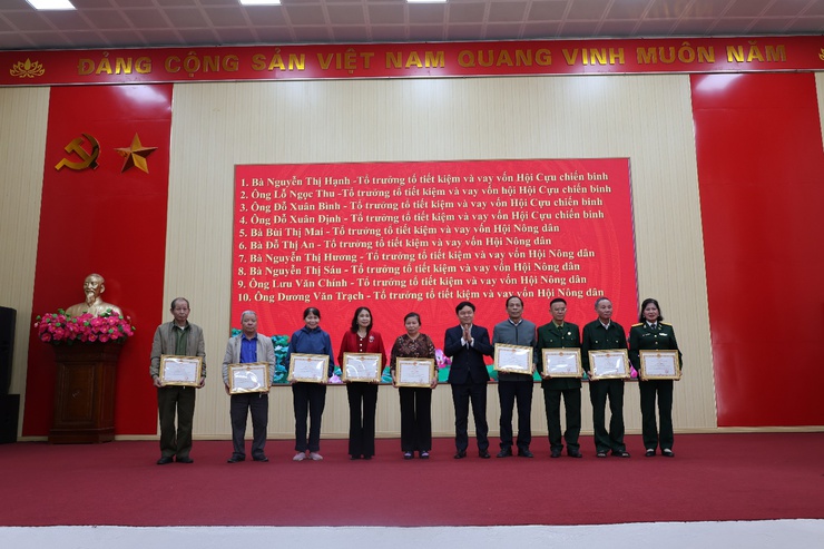 Xã Tiến Thắng tổ chức hội nghị tổng kết hoạt động tín dụng chính sách xã hội năm 2025

- Ảnh 6.