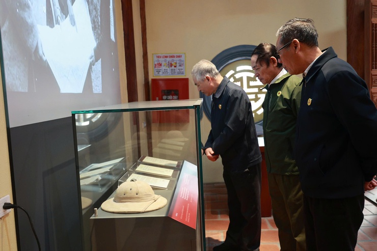 HỘI CỰU CÔNG AN NHÂN DÂN XÃ ƯNG THIÊN DÂNG HƯƠNG TẠI KHU LƯU NIỆM TRƯỞNG BAN THƯỜNG TRỰC QUỐC HỘI BÙI BẰNG ĐOÀN- Ảnh 10.