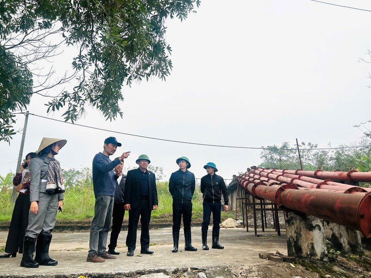 Lãnh đạo UBND xã Phúc Lộc tổ chức kiểm tra công tác lấy nước phục vụ sản xuất nông nghiệp vụ Xuân 2026- Ảnh 3.