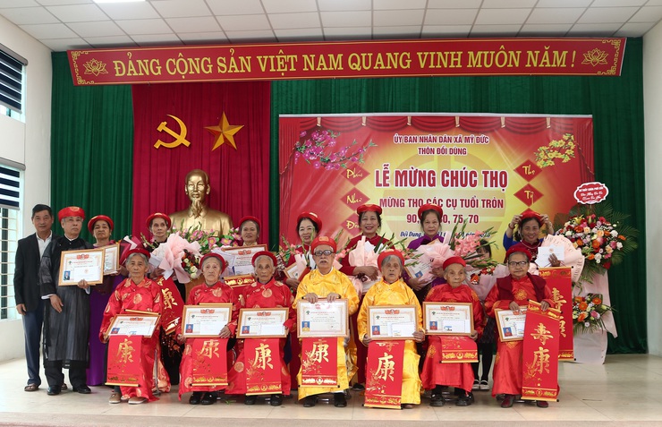 Thôn Đồi Dùng, xã Mỹ Đức tổ chức mừng thọ các cụ cao niên- Ảnh 7.