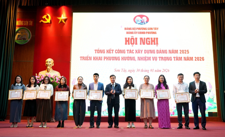 Đảng ủy UBND phường Sơn Tây tổng kết công tác năm 2025- Ảnh 2.