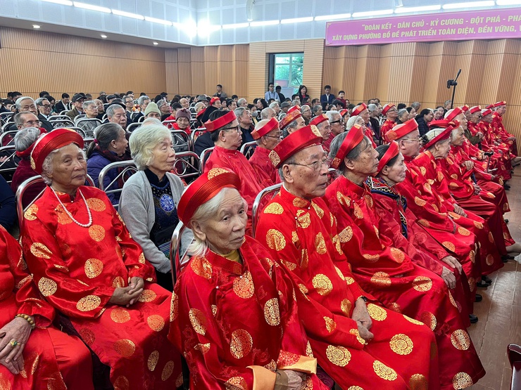 Phường Bồ Đề long trọng tổ chức “Lễ Mừng thọ Người cao tuổi nhân dịp xuân Bính Ngọ năm 2026”- Ảnh 3.