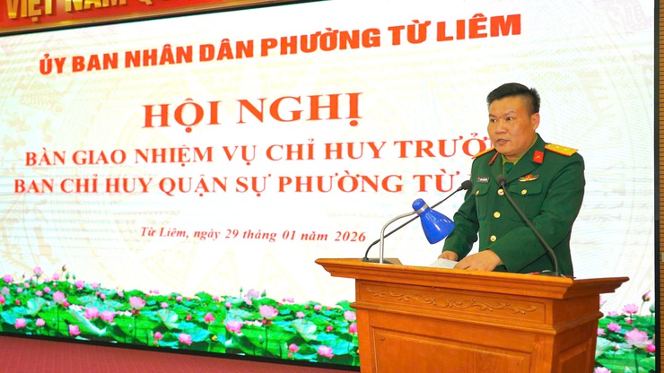 Phường Từ Liêm tổ chức hội nghị bàn giao nhiệm vụ Chỉ huy trưởng Ban Chỉ huy Quân sự phường

- Ảnh 3.