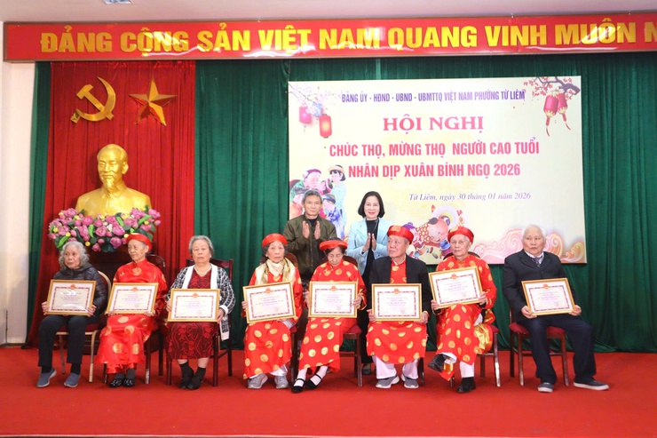 Đảng ủy - HĐND - UBND - UBMTTQ phường Từ Liêm tổ chức Hội nghị Chúc thọ - Mừng thọ năm 2026 nhân dịp Tết Nguyên đán Bính Ngọ- Ảnh 2.