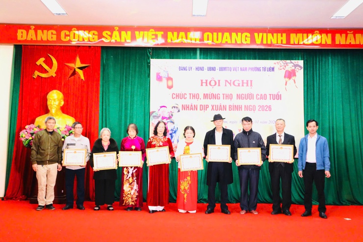 Đảng ủy - HĐND - UBND - UBMTTQ phường Từ Liêm tổ chức Hội nghị Chúc thọ - Mừng thọ năm 2026 nhân dịp Tết Nguyên đán Bính Ngọ- Ảnh 6.