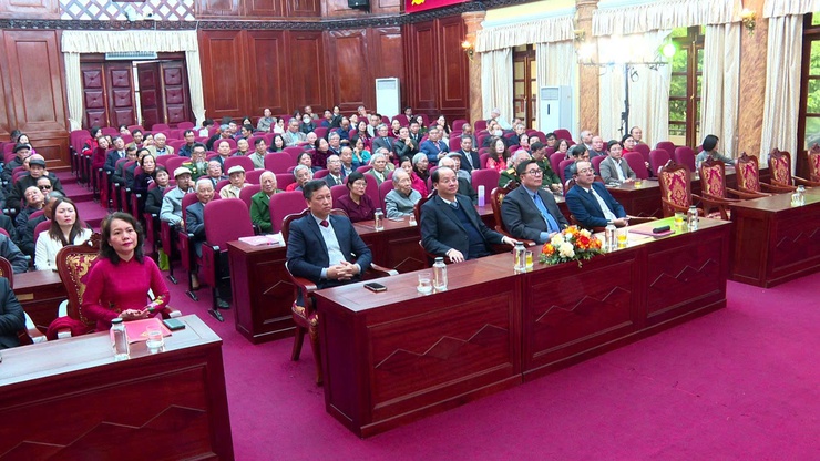 Phường Từ Liêm tổ chức Lễ trao tặng Huy hiệu Đảng đợt 03/02/2026- Ảnh 1.