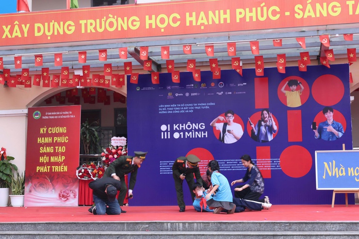 Học sinh xã Thường Tín hưởng ứng chiến dịch “Không một mình”- Ảnh 7.