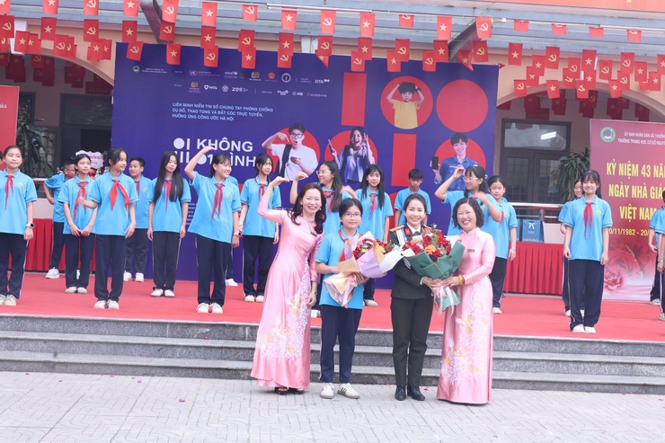 Học sinh xã Thường Tín hưởng ứng chiến dịch “Không một mình”- Ảnh 3.