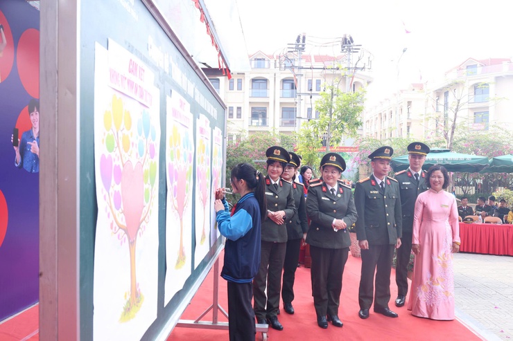 Học sinh xã Thường Tín hưởng ứng chiến dịch “Không một mình”- Ảnh 5.