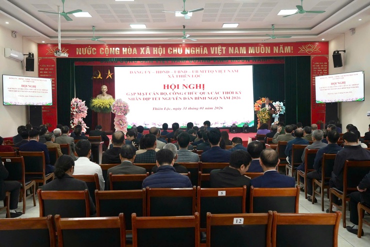 XÃ THIÊN LỘC GẶP MẶT CÁN BỘ, CÔNG CHỨC QUA CÁC THỜI KỲ NHÂN DỊP TẾT NGUYÊN ĐÁN BÍNH NGỌ NĂM 2026- Ảnh 1.