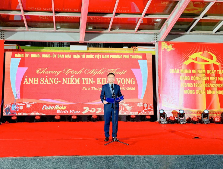 Phường Phú Thượng tổ chức chương trình nghệ thuật “Ánh Sáng – Niềm Tin – Khát Vọng” chào mừng thành công Đại hội XIV của Đảng- Ảnh 2.