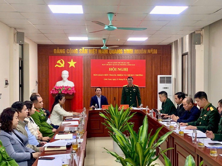 Phường Lĩnh Nam tổ chức Hội nghị bàn giao nhiệm vụ Chỉ huy trưởng Ban chỉ huy Quân sự- Ảnh 3.