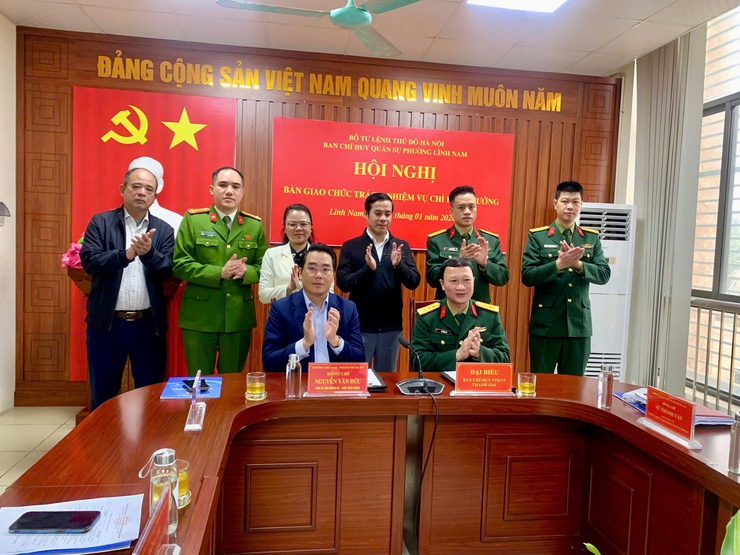 Phường Lĩnh Nam tổ chức Hội nghị bàn giao nhiệm vụ Chỉ huy trưởng Ban chỉ huy Quân sự- Ảnh 6.