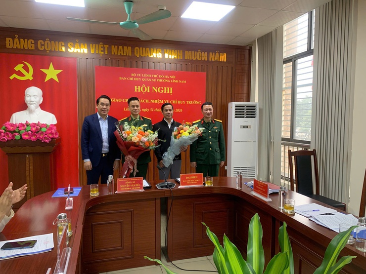 Phường Lĩnh Nam tổ chức Hội nghị bàn giao nhiệm vụ Chỉ huy trưởng Ban chỉ huy Quân sự- Ảnh 8.