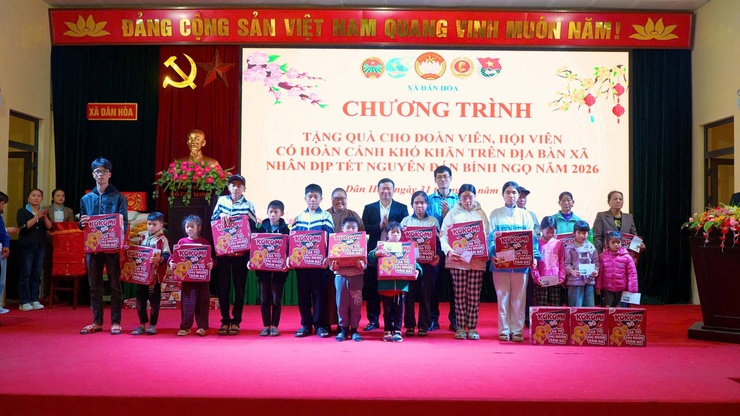 DÂN HÒA: 192 HỘ CẬN NGHÈO, HỘ HỘI VIÊN CÓ HOÀN CẢNH KHÓ KHĂN ĐƯỢC TẶNG QUÀ TRONG CHƯƠNG TRÌNH “TẾT ẤM ÁP – XUÂN SẺ CHIA” XUÂN BÍNH NGỌ 2026- Ảnh 8.