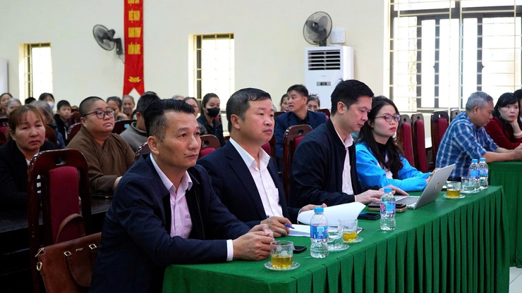 DÂN HÒA: 192 HỘ CẬN NGHÈO, HỘ HỘI VIÊN CÓ HOÀN CẢNH KHÓ KHĂN ĐƯỢC TẶNG QUÀ TRONG CHƯƠNG TRÌNH “TẾT ẤM ÁP – XUÂN SẺ CHIA” XUÂN BÍNH NGỌ 2026- Ảnh 2.