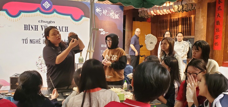 WORKSHOP TRẢI NGHIỆM SÁNG TẠO TRÊN CHẤT LIỆU GIẤY DÓ – ĐIỂM NHẤN TRONG CHUỖI HOẠT ĐỘNG “CHUYỆN ĐÌNH VŨ THẠCH VỚI TỔ NGHỀ CHẠM KHẢM”- Ảnh 8.