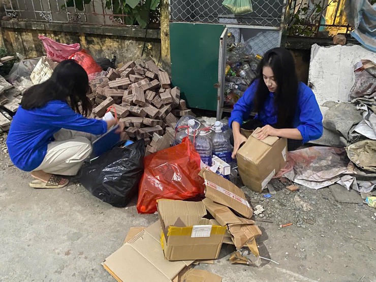 Đoàn thanh niên xã Quảng Bị sôi nổi thực hiện Chương trình “Tình nguyện mùa đông – Xuân yêu thương 2026- Ảnh 8.