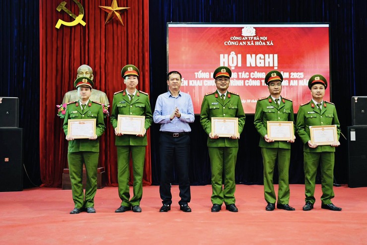 CÔNG AN XÃ HOÀ XÁ TỔNG KẾT CÔNG TÁC CÔNG AN NĂM 2025, TRIỂN KHAI NHIỆM VỤ CÔNG TÁC NĂM 2026- Ảnh 2.