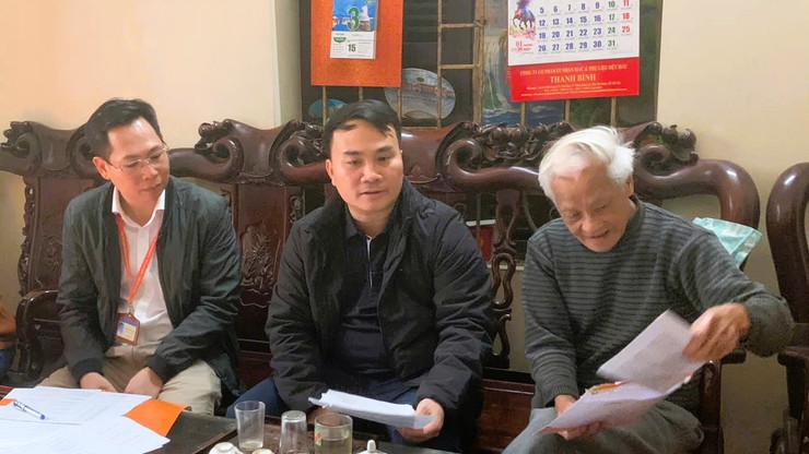 Lãnh đạo phường Tây Tựu trực tiếp gặp gỡ, thuyết phục, vận động hộ gia đình, cá nhân chấp hành nhận tiền đền bù và bàn giao mặt bằng thực hiện dự án khu công nghệ cao sinh học Hà Nội- Ảnh 2.