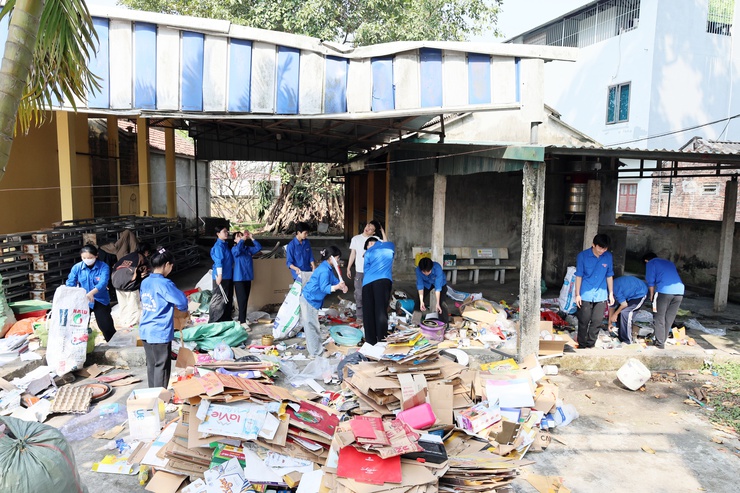 Đoàn thanh niên xã Quảng Bị sôi nổi thực hiện Chương trình “Tình nguyện mùa đông – Xuân yêu thương 2026- Ảnh 6.