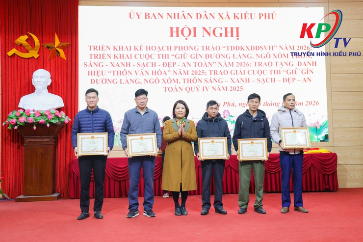 UBND XÃ TỔ CHỨC HỘI NGHỊ TRIỂN KHAI PHONG TRÀO TOÀN DÂN ĐOÀN KẾT XÂY DỰNG ĐỜI SỐNG VĂN HÓA VÀ CUỘC THI GIỮ GÌN THÔN SÁNG – XANH – SẠCH – ĐẸP – AN TOÀN NĂM 2026- Ảnh 8.