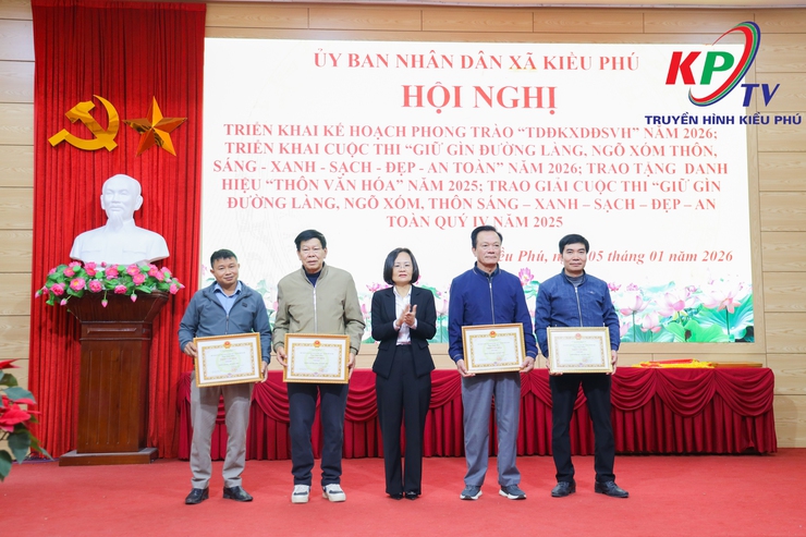 UBND XÃ TỔ CHỨC HỘI NGHỊ TRIỂN KHAI PHONG TRÀO TOÀN DÂN ĐOÀN KẾT XÂY DỰNG ĐỜI SỐNG VĂN HÓA VÀ CUỘC THI GIỮ GÌN THÔN SÁNG – XANH – SẠCH – ĐẸP – AN TOÀN NĂM 2026- Ảnh 10.