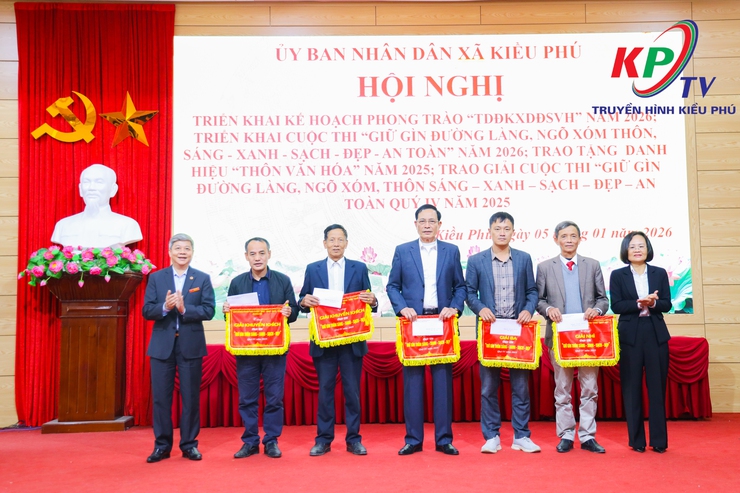 UBND XÃ TỔ CHỨC HỘI NGHỊ TRIỂN KHAI PHONG TRÀO TOÀN DÂN ĐOÀN KẾT XÂY DỰNG ĐỜI SỐNG VĂN HÓA VÀ CUỘC THI GIỮ GÌN THÔN SÁNG – XANH – SẠCH – ĐẸP – AN TOÀN NĂM 2026- Ảnh 11.