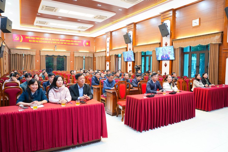 Quốc Oai tổ chức Hội nghị trao giải tháng 12 và tổng kết Cuộc thi "Giữ gìn thôn Sáng – Xanh – Sạch – Đẹp" năm 2025- Ảnh 1.