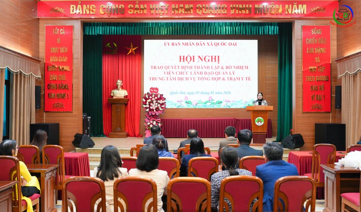 UBND xã Quốc Oai công bố Quyết định thành lập Trung tâm Dịch vụ tổng hợp và Trạm Y tế xã- Ảnh 1.