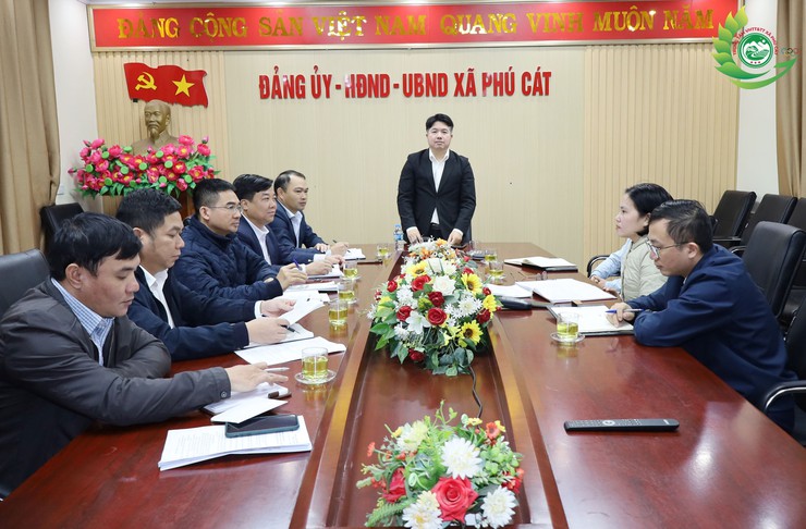 Đồng chí Phó Chủ tịch UBND xã Phú Cát làm việc về rà soát các trường đạt chuẩn quốc gia năm 2026- Ảnh 1.