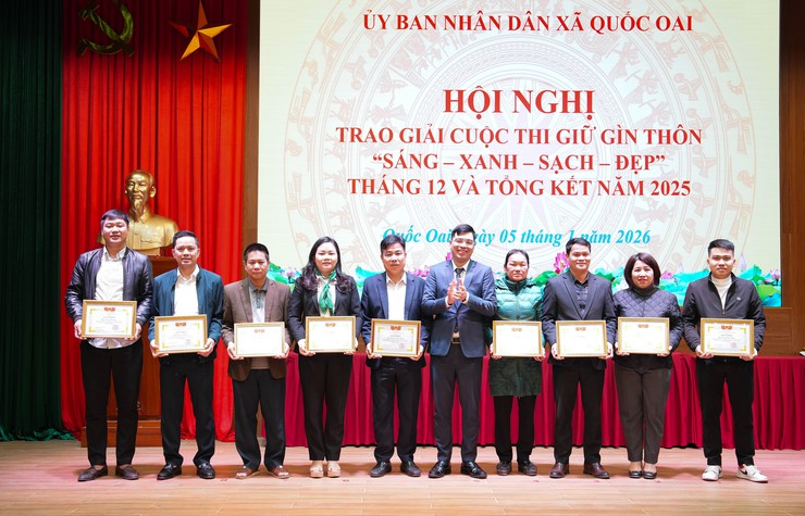 Quốc Oai tổ chức Hội nghị trao giải tháng 12 và tổng kết Cuộc thi "Giữ gìn thôn Sáng – Xanh – Sạch – Đẹp" năm 2025- Ảnh 13.