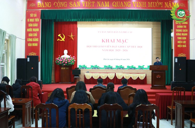 UBND xã Phú Cát khai mạc Hội thi Giáo viên dạy giỏi cấp Tiểu học năm học 2025 – 2026- Ảnh 2.