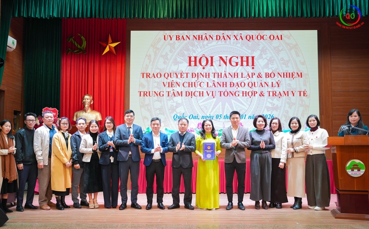 UBND xã Quốc Oai công bố Quyết định thành lập Trung tâm Dịch vụ tổng hợp và Trạm Y tế xã- Ảnh 4.