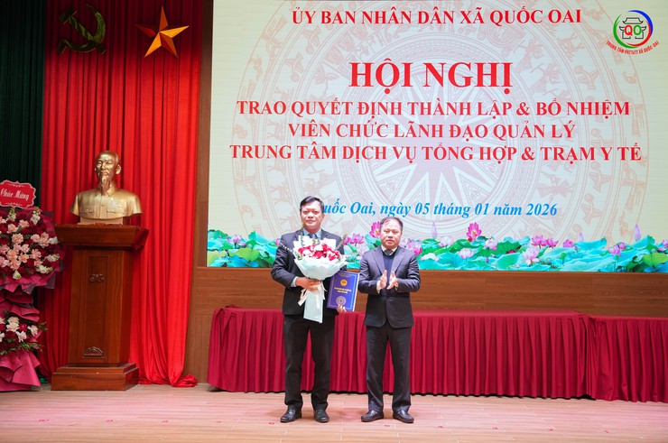 UBND xã Quốc Oai công bố Quyết định thành lập Trung tâm Dịch vụ tổng hợp và Trạm Y tế xã- Ảnh 5.