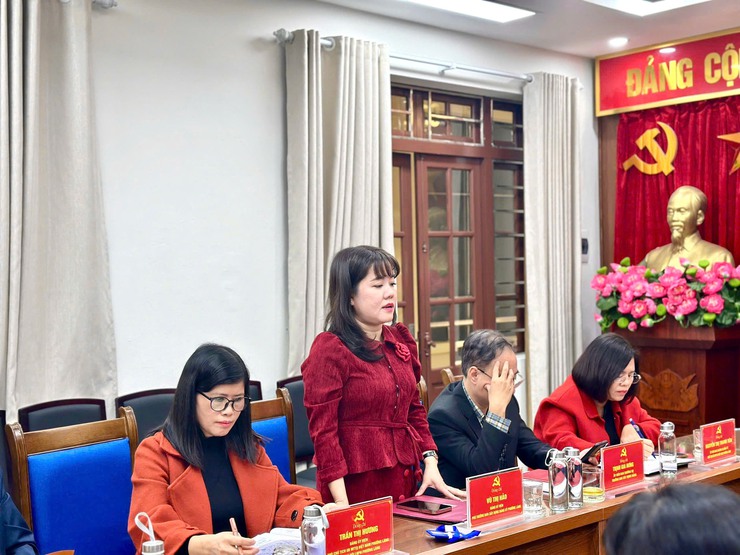 CƠ QUAN ĐẢNG VÀ ỦY BAN MTTQ VIỆT NAM PHƯỜNG LÁNG TỔ CHỨC LỄ CHÀO CỜ VÀ HỘI NGHỊ GIAO BAN ĐẦU NĂM 2026- Ảnh 4.