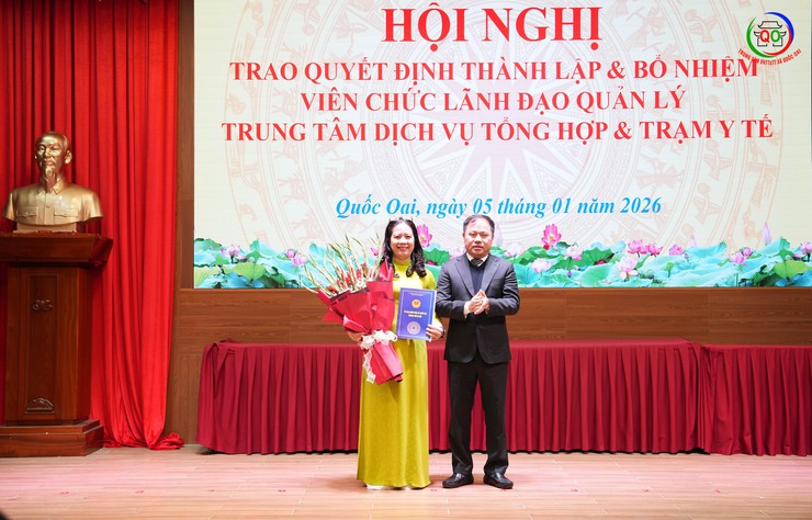 UBND xã Quốc Oai công bố Quyết định thành lập Trung tâm Dịch vụ tổng hợp và Trạm Y tế xã- Ảnh 6.