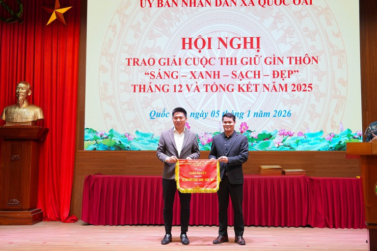 Quốc Oai tổ chức Hội nghị trao giải tháng 12 và tổng kết Cuộc thi "Giữ gìn thôn Sáng – Xanh – Sạch – Đẹp" năm 2025- Ảnh 8.