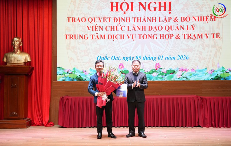 UBND xã Quốc Oai công bố Quyết định thành lập Trung tâm Dịch vụ tổng hợp và Trạm Y tế xã- Ảnh 8.